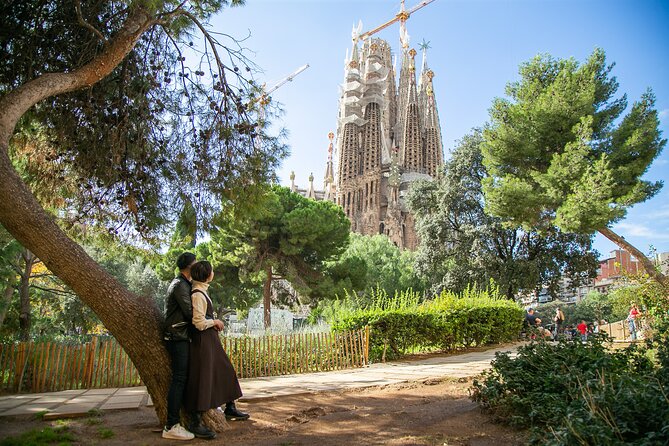 Private and Personalized Photography Adventure in Barcelona - Who will enjoy this most