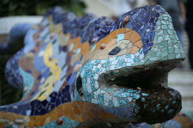 Private Barcelona and Park Güell Tour with hotel Pick-up - Sagrada Família from the outside