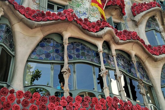 Private Barcelona and Sagrada Familia Tour with Hotel Pick-up - The Sagrada Família: the tour’s main event