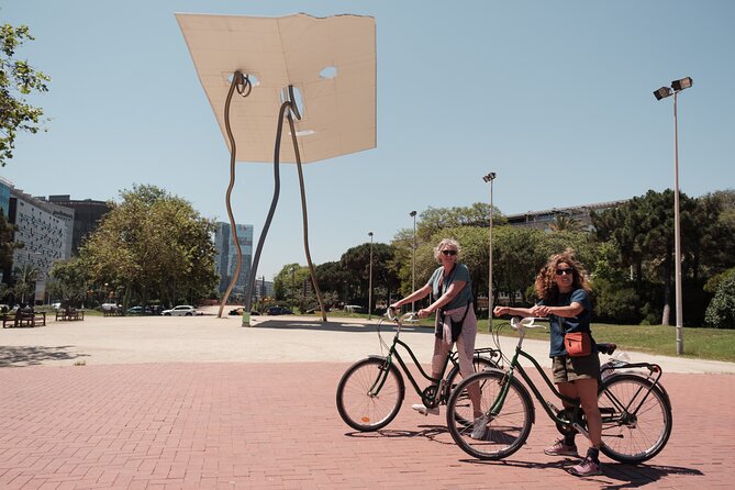 Private Barcelona Bike or E-Bike Tour - Sagrada Família is the visual centerpiece