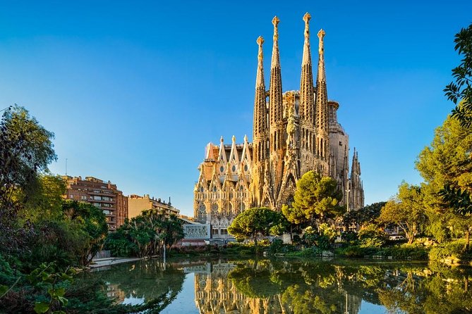 Private Barcelona Half-Day Tour with Local Insights - Sagrada Familia: a 15-minute Gaudí introduction