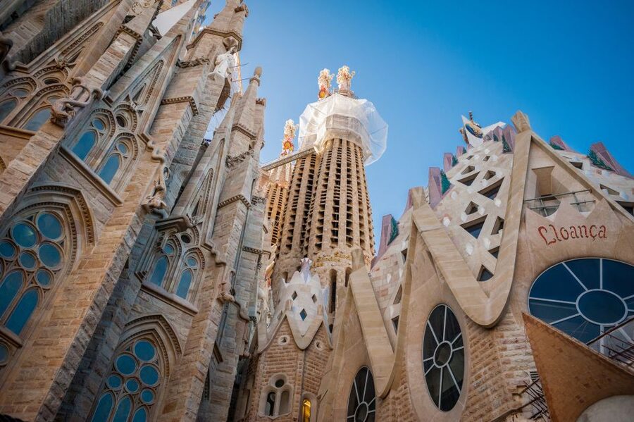 Private Barcelona & Montserrat Tour with Pick-up - Gothic Quarter: Barcelona’s Medieval Core
