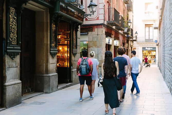 Private Barcelona Night Tapas Tour with Flamenco Show - Eight tastings instead of a token snack