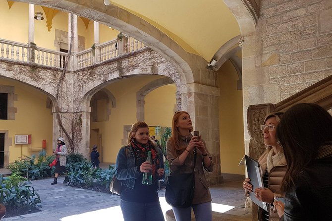 Private Barcelona Old Town and Gothic Quarter Walking Tour - Barcelona Cathedral and the story of Saint Eulalia