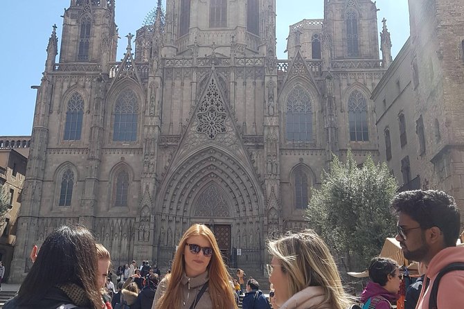 Private Barcelona Old Town and Gothic Quarter Walking Tour - Santa Maria del Mar and the Born District