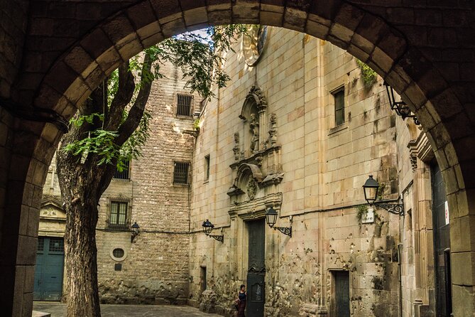 Private Barcelona Old Town Walking Tour: Gothic Quarter & Born - Markets, chocolate, and the edge of the Gothic Quarter