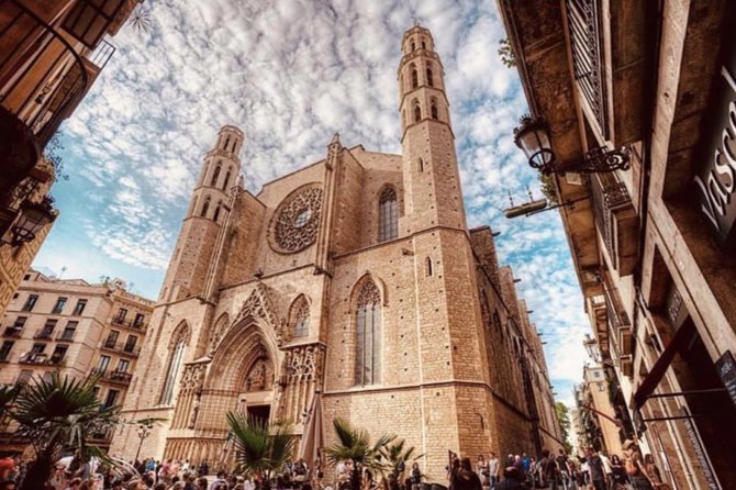 Private Barcelona Walking Tour with Flamenco Show & Tapas Dinner - Timing, walking, and the private format