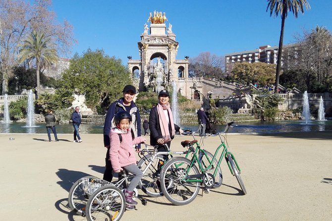 Private Bike tour for families - Arc de Triomf and Parc de la Ciutadella