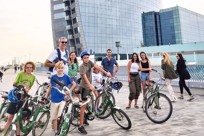 Private Bike tour for families - Gothic Quarter: Roman walls and narrow streets