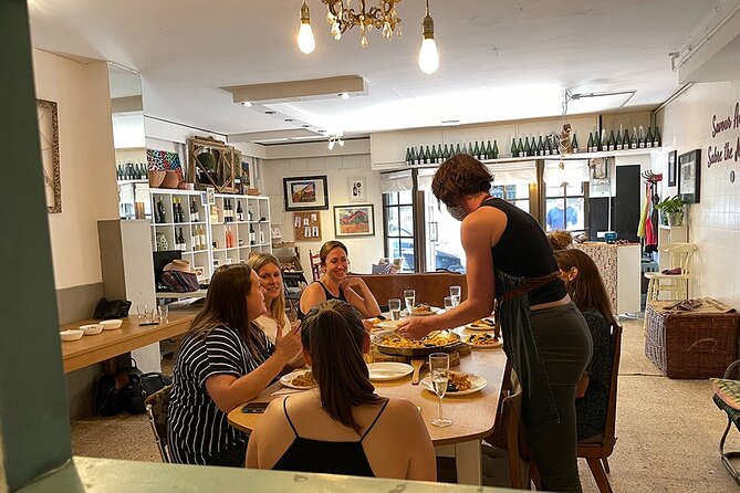 Private Cava Sabrage and Paella Class in Barcelona - Why the cava saber makes this class different