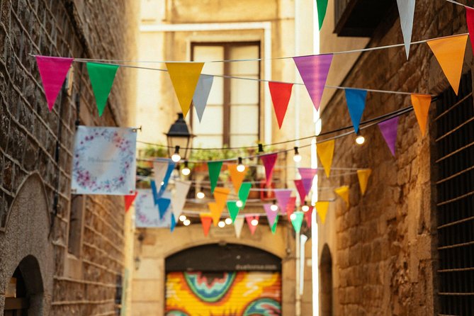 Private City Kickstart Tour: Barcelona - Santa Maria del Mar and the character of El Born