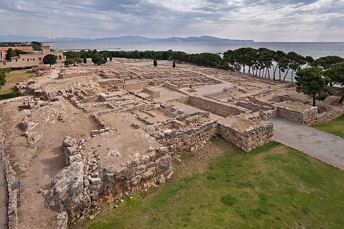 Private Costa Brava and Empuries Tour with Hotel Pick-Up and Panoramic Boat Ride - Private transport changes the pace