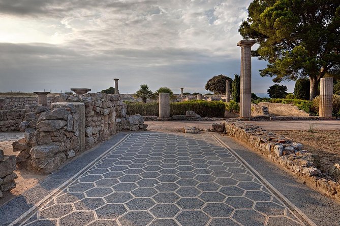 Private Costa Brava and Empuries Tour with Hotel Pick-Up and Panoramic Boat Ride - Lunch and the shape of the day