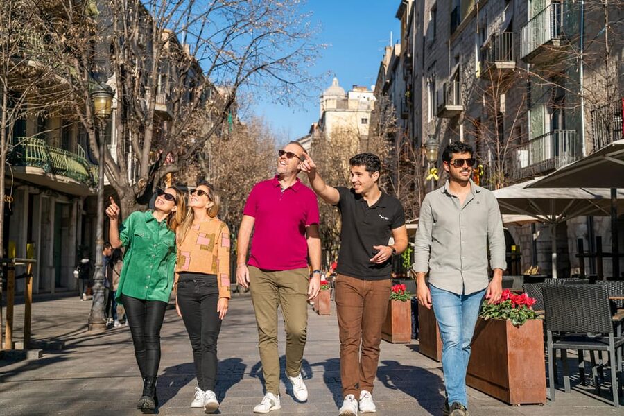 Private Dali Museum, Medieval Town & Girona from Barcelona - Lunch and free time in Girona