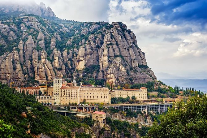 Private Day Trip from Barcelona to Montserrat - What the driver adds to the day