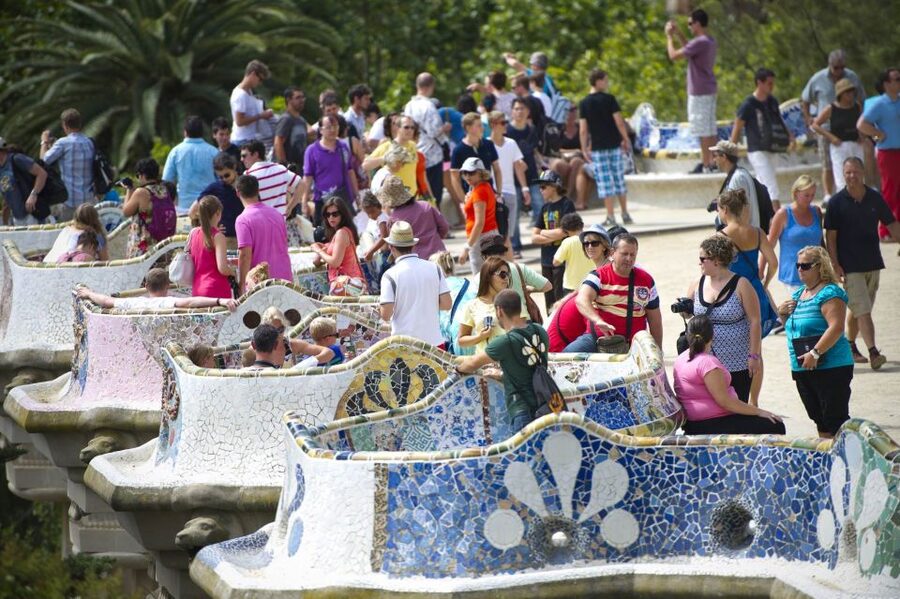 Private E-Bike Tour: Park Güell & Best of Barcelona - Arc de Triomphe and Passeig de Sant Joan