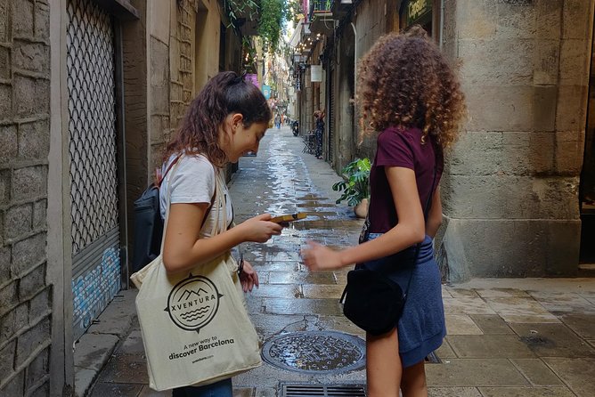 Private Family Treasure Hunt | Guided, fun & 100% Offline | Xventura Barcelona - Arc de Triomf and a change of scenery