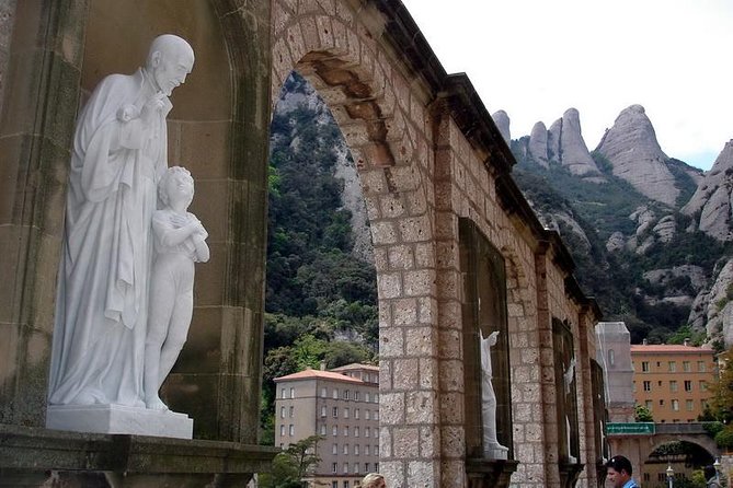 Private Montserrat with Lunch and Wine Tasting from Barcelona - Key points to know before booking