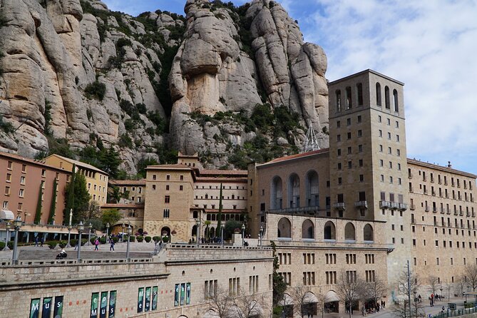 Private Montserrat with Lunch and Wine Tasting from Barcelona - A small Penedès winery and three or four tastings