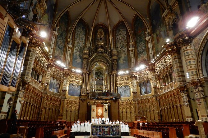 Private Montserrat with Lunch and Wine Tasting from Barcelona - Santa Cova and the 45-minute walking choice
