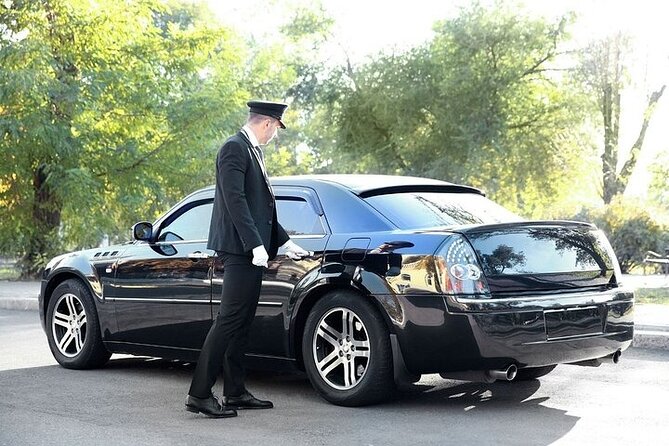Private One-way Airport Transfer Barcelona Airport to Barcelona - Who should book this Barcelona transfer