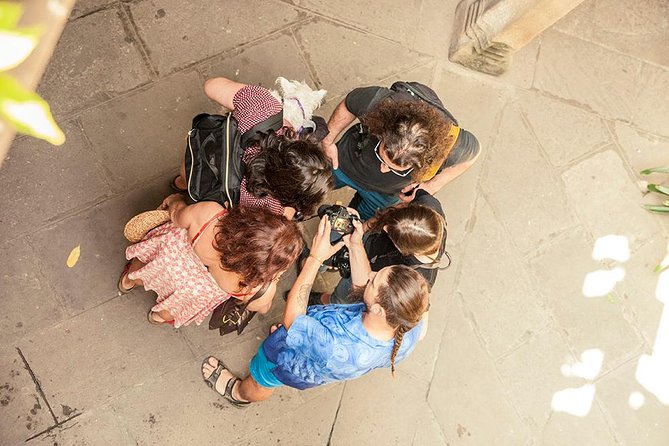 Private Photography Walking Tour with a Local - Photographing Barcelona through the Spanish Civil War