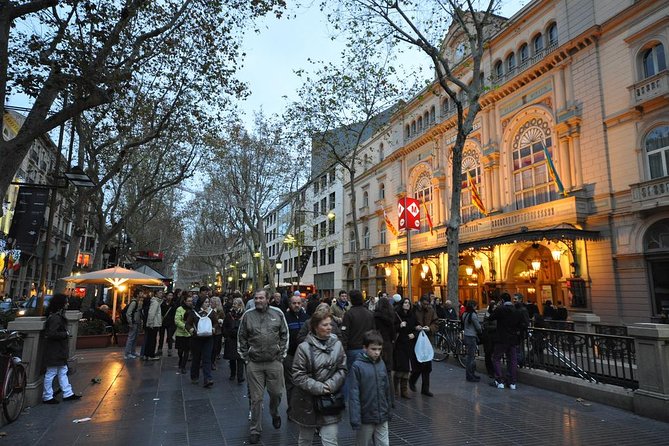 Private Sightseeing in Barcelona By Night - Timing, comfort, and the flexible schedule