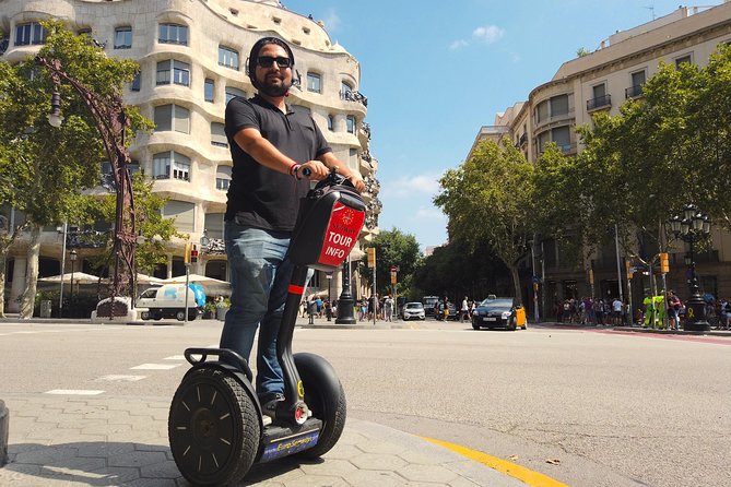 Private Tailored Excursion - Barcelona Segway Tour - Montjuïc for the best broad views