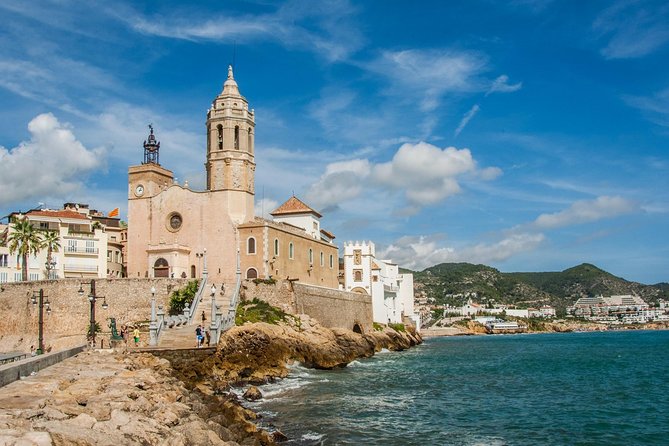 Private Tarragona and Sitges Tour with Hotel pick-up from Barcelona - Tarragona’s amphitheater meets the Mediterranean
