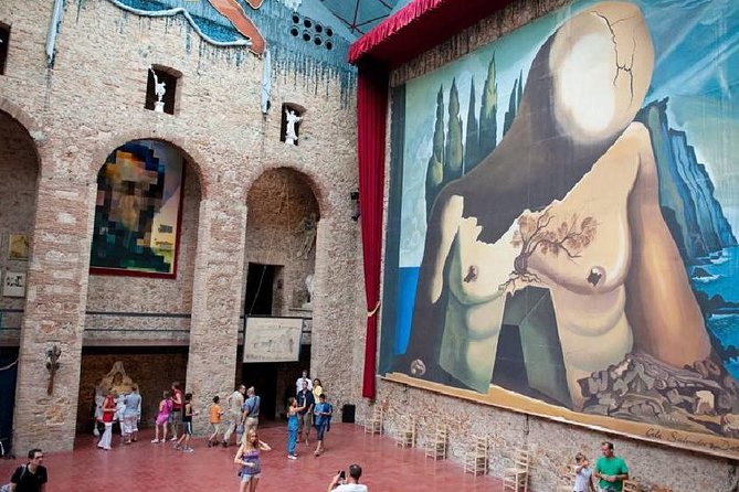 Private tour: Dali Museum in Figueres and Púbol Tour with Hotel pick-up - What a private tour changes