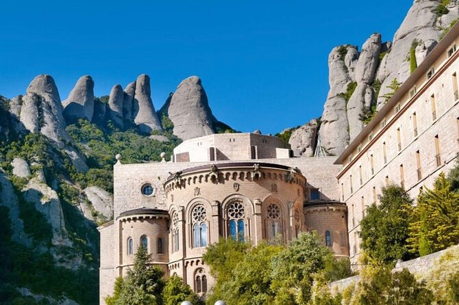 Private Tour from Barcelona to Monserrat - The ride from Barcelona to the mountain