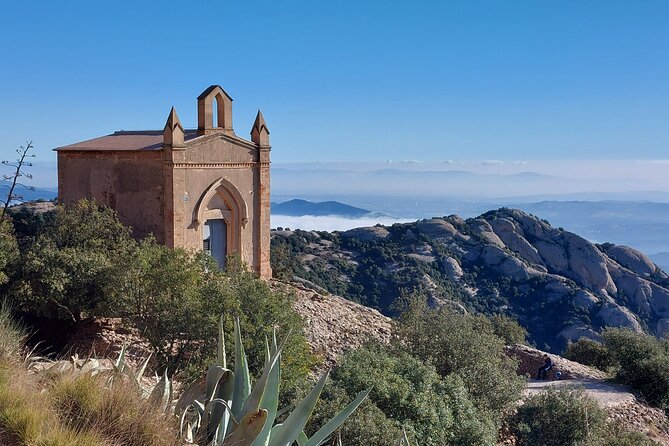 Private Tour in Montserrat 5h - Abadia de Montserrat and the Black Madonna