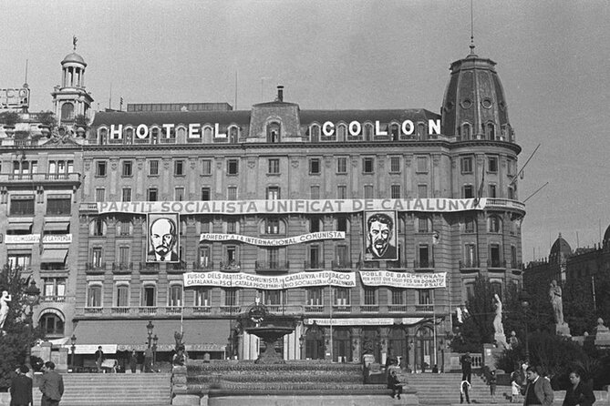 Private Tour Spanish Civil War & Franco's Dictatorship - Plaça Sant Felip Neri and the visible scars of bombing