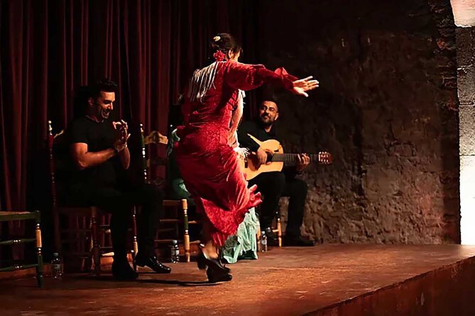 Private Tour: Tapas, Wine & Flamenco Show in Barcelona’s Old Town - Plaça de Sant Jaume and the Gothic Quarter