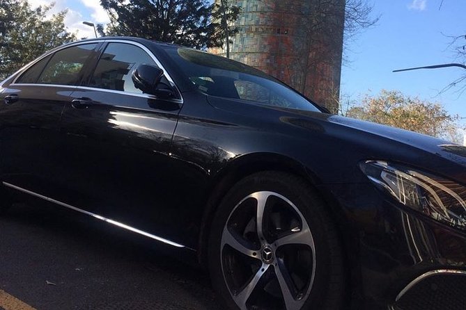 Private Transfer from Barcelona Airport to Barcelona City - Finding your driver in the arrivals hall