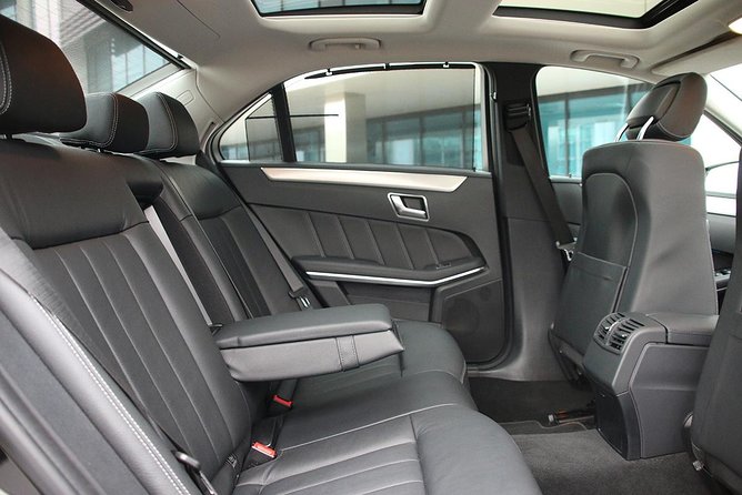 Private transfer from cruise port to Barcelona Airport or hotel - What the port-to-hotel ride is like