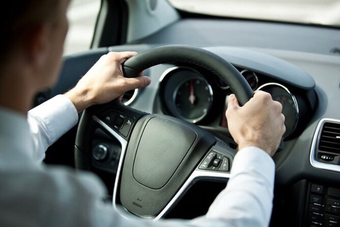 Private Transfers From Barcelona Airport to Cruise Port - Meeting your driver at Barcelona-El Prat