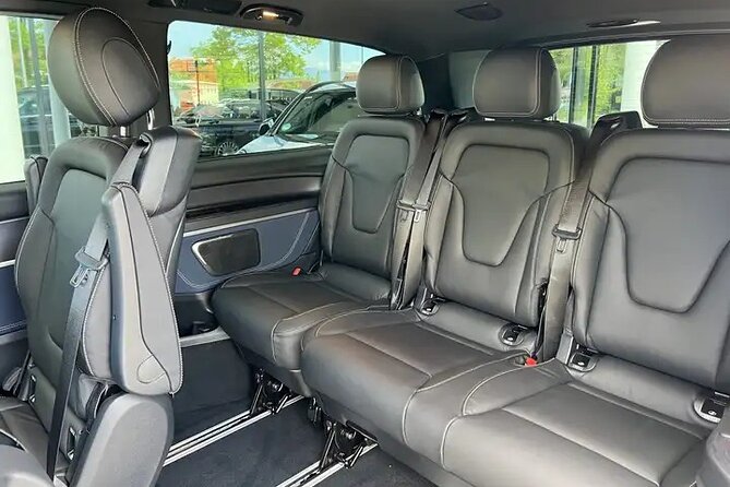 Private Transportation from Granada City to Malaga Airport - The private ride to Málaga Airport