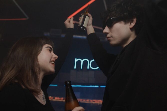 Pub Crawl Barcelona: 4 nightclubs + shots + skip-the-line entry - Why the changing route matters