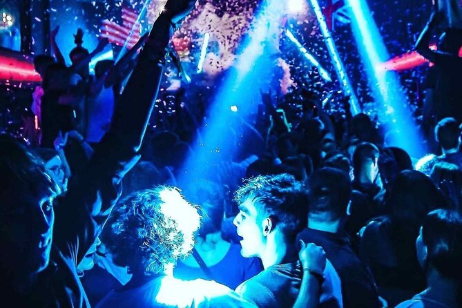 Pub Crawl Barcelona by EVOLVE The BEST night experience - The main trade-off: convenience versus control