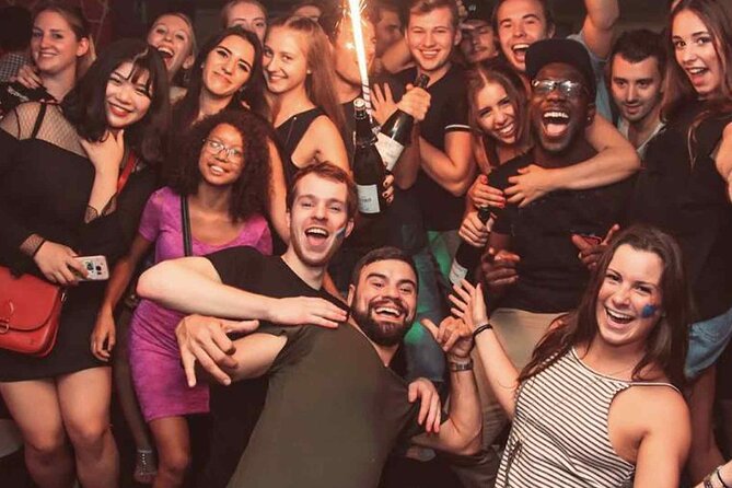 Pub Crawl Barcelona by EVOLVE The BEST night experience - Plaça Reial and the central bar route