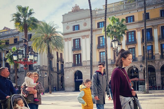 Ramblas, Old Town, Gothic and Gaudi Architecture Walking Tour - Plaça Reial and the social side of the old city