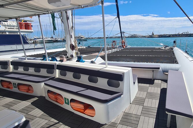 Relax Sailing Catamaran along the Costa Daurada - Drinks included from the deck
