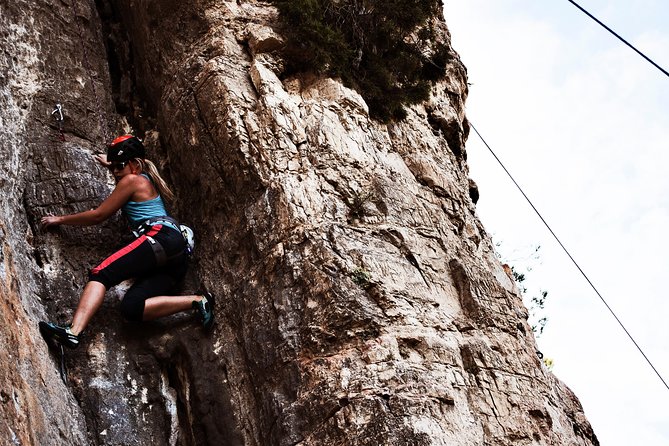 Rock Climbing Barcelona - Safety and instruction for new outdoor climbers