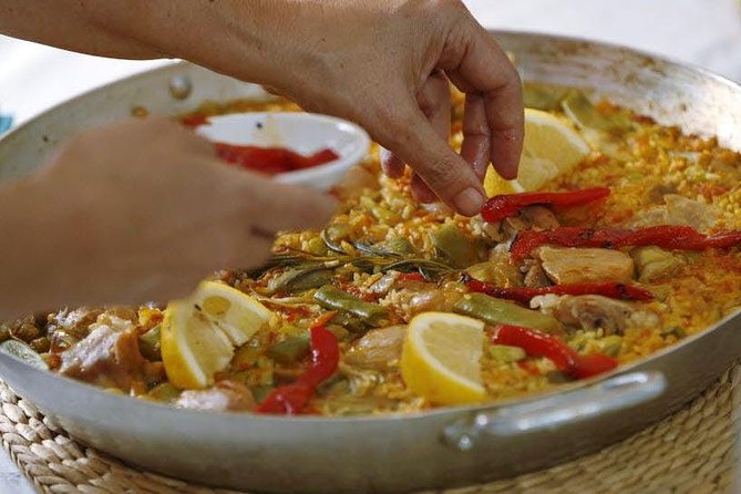 Rooftop Paella Seafood Cooking Class Experience in Barcelona - What Alfonso teaches you about seafood paella
