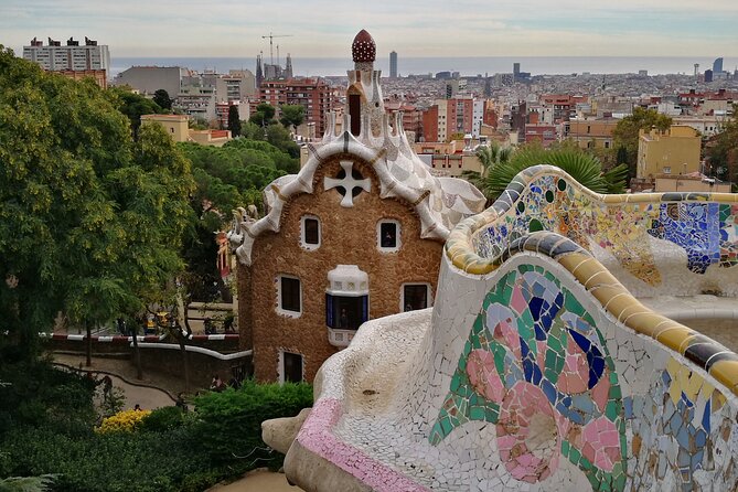 Sagrada Familia and Guell Park Private Tour - What to bring, wear, and expect on the ground