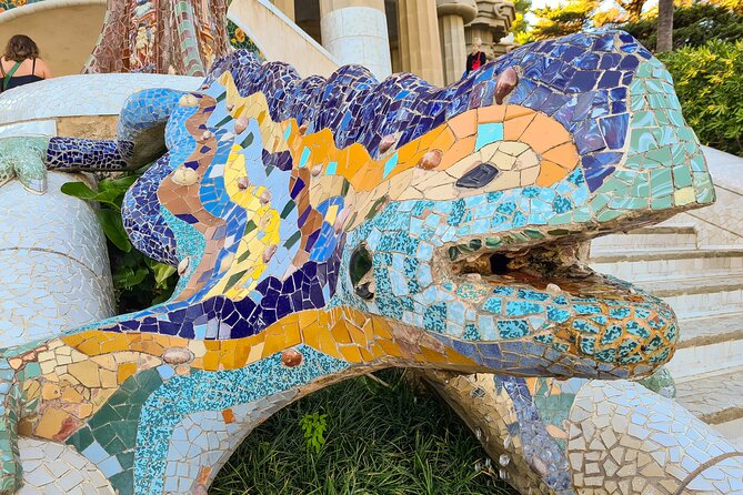 Sagrada Familia and Park Guell Guided Tour with Transport - Starting at Park Güell on Carrer de Larrard