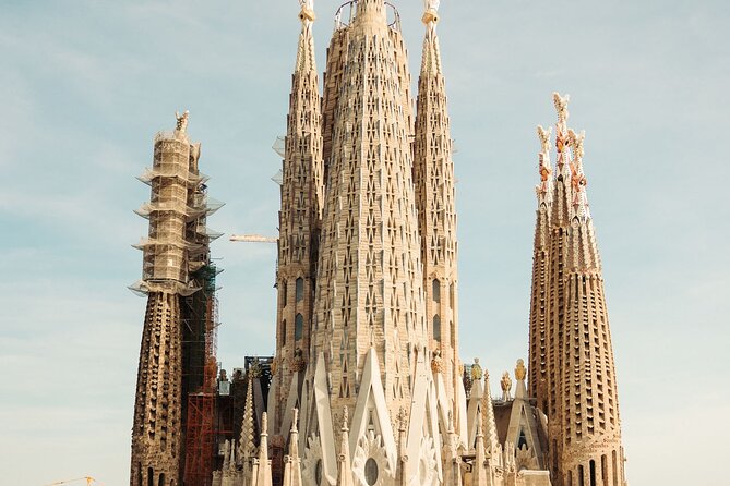 Sagrada Familia Closing Time Tour with Rooftop Views - Beginning above the basilica with cava