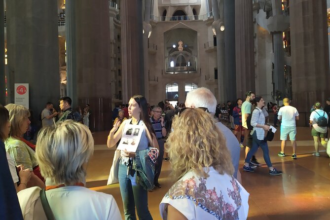 Sagrada Familia English Guided Tour & Optional Tower Access - Why the Sagrada Familia deserves a guided visit