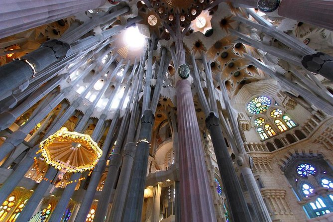 Sagrada Familia Evening Private Tour with Expert Guide - The stained glass and changing evening light